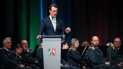 MP Wüst während seiner Rede