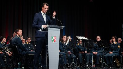 MP Wüst während seiner Rede