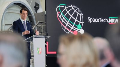 Minipräsident Wüst während seiner Keynote