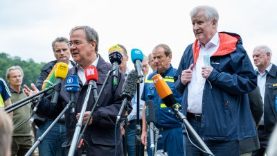 Bundesinnenminister Horst Seehofer und Ministerpräsident Armin Laschet besuchen die Steinbachtalsperre im Kreis Euskirchen