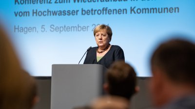 Bundeskanzlerin Angela Merkel und Ministerpräsident Armin Laschet im Märkischen Kreis und in Hagen