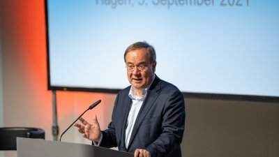 Bundeskanzlerin Angela Merkel und Ministerpräsident Armin Laschet im Märkischen Kreis und in Hagen