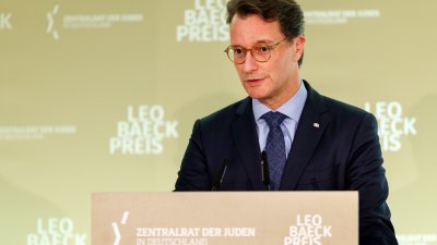 Verleihung des Leo-Baeck-Preises 2024: Ministerpräsident Hendrik Wüst hält Laudatio auf Preisträger Hans-Joachim Watzke
