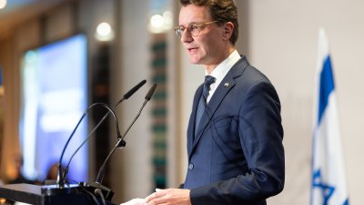 Ministerpräsident Hendrik Wüst spricht bei Chanukka-Empfang des Botschafters Ron Prosor in Berlin