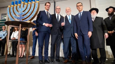 Ministerpräsident Hendrik Wüst spricht bei Chanukka-Empfang des Botschafters Ron Prosor in Berlin