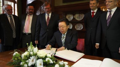 Mongolischer Präsident Tsakhia Elbegdorj zu Gast in Nordrhein-Westfalen, 31.03.2012