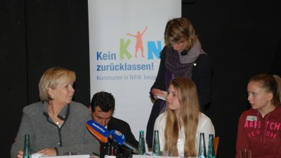 Ministerpräsidentin informiert sich in Dortmund über Fortschritt vorbeugender Politik, 10.10.2013