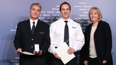 Ministerpräsidentin Kraft verleiht die Rettungsmedaille an 30 Bürgerinnen und Bürger