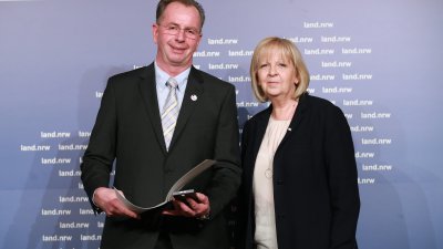 Ministerpräsidentin Kraft verleiht die Rettungsmedaille an 30 Bürgerinnen und Bürger