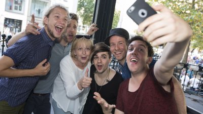 Ministerpräsidentin Hannelore Kraft trifft A-Cappella-Gruppe "Männersache"