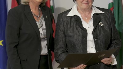 Ministerpräsidentin Hannelore Kraft verleiht den Verdienstorden des Landes Nordrhein-Westfalen, 07.11.2011