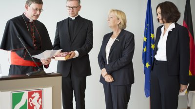 Kardinal Woelki leistet Treueeid auf die freiheitlich-demokratische Grundordnung, 18.09.2014