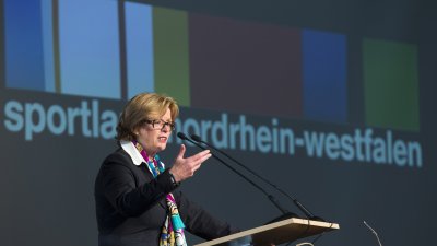 Ministerin Schäfer bei ihrer Ansprache