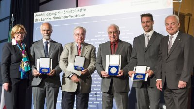 Ministerin Schäfer verleiht Sportplakette für herausragendes Engagement
