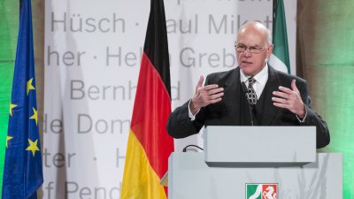 Günther Uecker erhält den Staatspreis des Landes Nordrhein-Westfalen