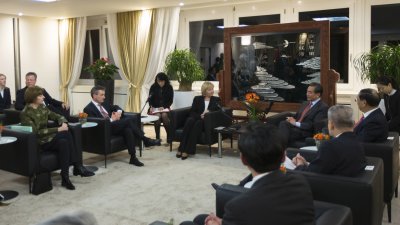 Politisches Gespräch zwischen Ministerpräsidentin Hannelore Kraft und dem chinesischen Außenminister WANG Yi.