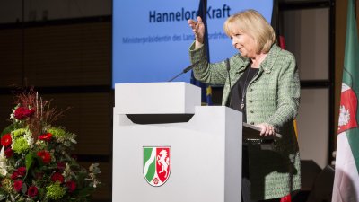 Verleihung des Verdienstordens des Landes Nordrhein-Westfalen an weitere 17 Bürgerinnen und Bürger