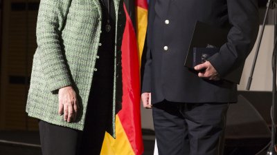 Verleihung des Verdienstordens des Landes Nordrhein-Westfalen an weitere 17 Bürgerinnen und Bürger