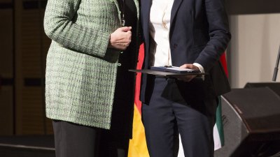 Verleihung des Verdienstordens des Landes Nordrhein-Westfalen an weitere 17 Bürgerinnen und Bürger