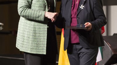 Verleihung des Verdienstordens des Landes Nordrhein-Westfalen an weitere 17 Bürgerinnen und Bürger