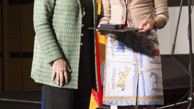 Verleihung des Verdienstordens des Landes Nordrhein-Westfalen an weitere 17 Bürgerinnen und Bürger