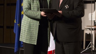 Verleihung des Verdienstordens des Landes Nordrhein-Westfalen an weitere 17 Bürgerinnen und Bürger