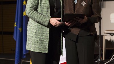 Verleihung des Verdienstordens des Landes Nordrhein-Westfalen an weitere 17 Bürgerinnen und Bürger