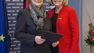 Bundesverdienstorden an Staatsministerin a.D. Ridder-Melchers