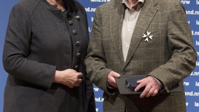 Ministerpräsidentin Hannelore Kraft verleiht den Verdienstorden des Landes Nordrhein-Westfalen an 26 Bürgerinnen und Bürger