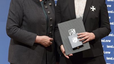 Ministerpräsidentin Hannelore Kraft verleiht den Verdienstorden des Landes Nordrhein-Westfalen an 26 Bürgerinnen und Bürger