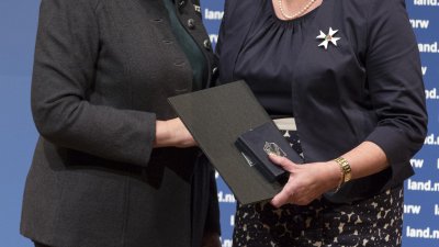 Ministerpräsidentin Hannelore Kraft verleiht den Verdienstorden des Landes Nordrhein-Westfalen an 26 Bürgerinnen und Bürger