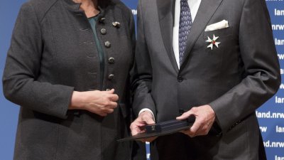 Ministerpräsidentin Hannelore Kraft verleiht den Verdienstorden des Landes Nordrhein-Westfalen an 26 Bürgerinnen und Bürger
