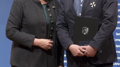 Ministerpräsidentin Hannelore Kraft verleiht den Verdienstorden des Landes Nordrhein-Westfalen an 26 Bürgerinnen und Bürger