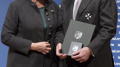 Ministerpräsidentin Hannelore Kraft verleiht den Verdienstorden des Landes Nordrhein-Westfalen an 26 Bürgerinnen und Bürger