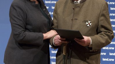 Ministerpräsidentin Hannelore Kraft verleiht den Verdienstorden des Landes Nordrhein-Westfalen an 26 Bürgerinnen und Bürger