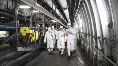 Ministerpräsident Armin Laschet unternimmt letzte Grubenfahrt mit Kumpeln in der Zeche Prosper-Haniel