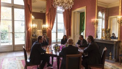 Wirtschaftsforum in Paris