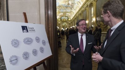 Wirtschaftsforum in Paris
