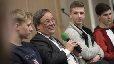 Ministerpräsident Armin Laschet gedenkt in Auschwitz den Opfern des Holocaust