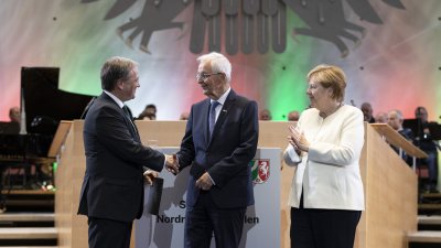 Ministerpräsident Armin Laschet verleiht den Staatspreis 2019 an Prof. Klaus Töpfer