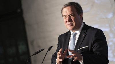 Ministerpräsident Armin Laschet verleiht die Rettungsmedaille des Landes Nordrhein-Westfalen an 20 Bürgerinnen und Bürger