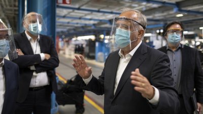 Ministerpräsident Armin Laschet besucht Ford-Werk Köln