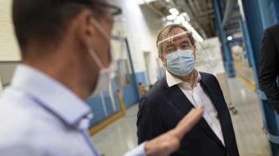 Ministerpräsident Armin Laschet besucht Ford-Werk Köln