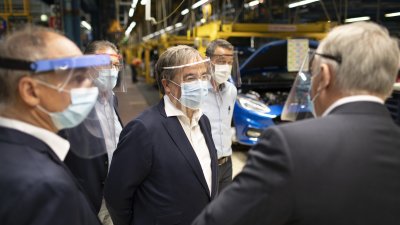 Ministerpräsident Armin Laschet besucht Ford-Werk Köln