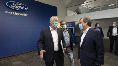 Ministerpräsident Armin Laschet besucht Ford-Werk Köln