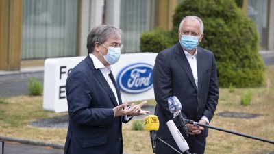 Ministerpräsident Armin Laschet besucht Ford-Werk Köln
