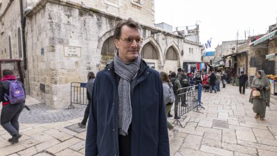 Ministerpräsident Hendrik Wüst besucht die Klagemauer in Jerusalem