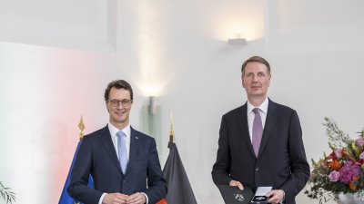 Ministerpräsident Wüst verleiht den Verdienstorden des Landes Nordrhein-Westfalen an fünf Bürgerinnen und Bürger