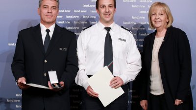 Ministerpräsidentin Kraft verleiht die Rettungsmedaille an 30 Bürgerinnen und Bürger