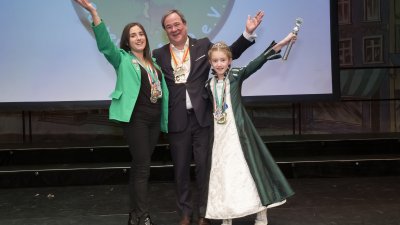 Ministerpräsident Armin Laschet empfängt die Kinderprinzenpaare und Kinderdreigestirne aus Nordrhein-Westfalen